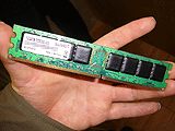 ベアチップ搭載のPC3200 DIMM