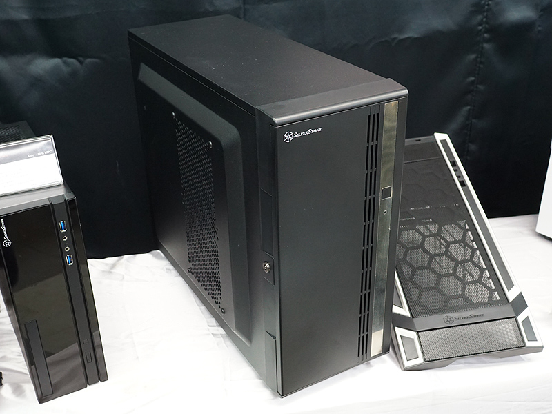 ストレージサーバーに最適なタワー型PCケース「CS380」が発売 