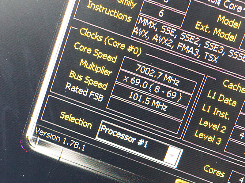 Core i7-7700Kが7GHzで動作！清水氏が極冷OCでデモ （取材中に見つけた