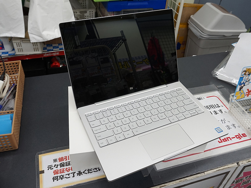 MacBook Airそっくりな中華ノートPC「Mi Notebook Air 12」が近日発売