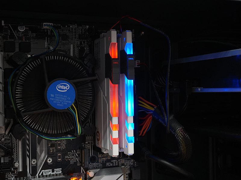 各社マザーの発光機能に対応したDDR4メモリ「EVO X」が発売、GeIL製