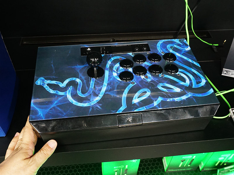 Razer Panthera アケコン（ジャンク） Razer製アケコン「Panthera」の店頭予約を再開、ツクモ （取材中に