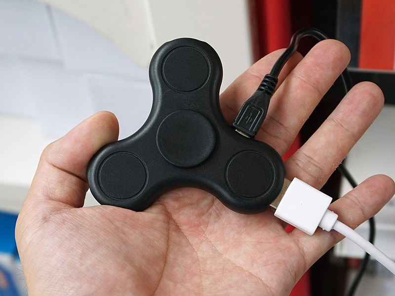 夢の共演？ ハンドスピナー型のUSBハブが上海問屋から - AKIBA PC Hotline!