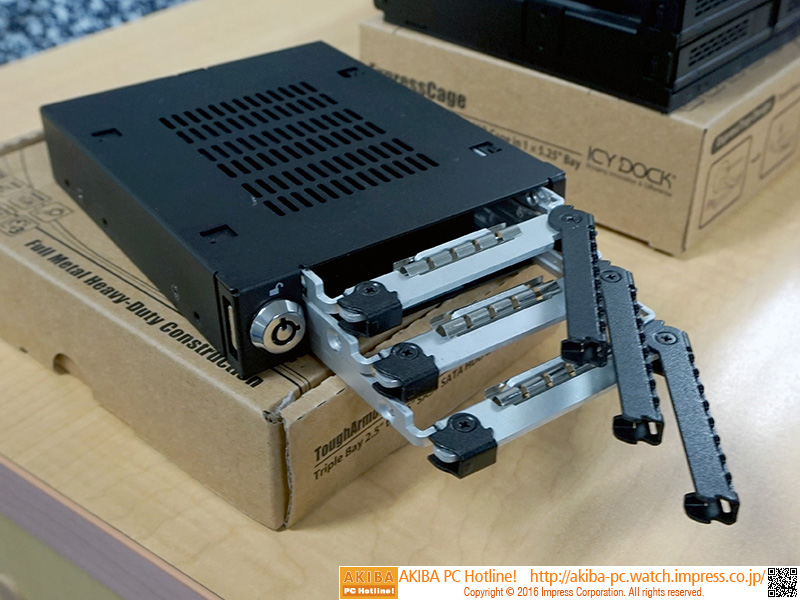 3.5インチベイにSSD×3台を搭載できるリムーバブルラックが登場 - AKIBA
