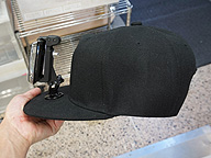 Iphoneを頭に装着 スマホホルダー付きの帽子 Smabow が登場 Akiba Pc Hotline