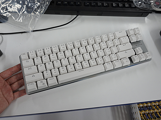 省スペース設計の光るゲーミングキーボードが上海問屋から 実売7 999円 Akiba Pc Hotline