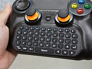 1台で3役 タッチパッド キーボード付きのスマホ向け無線式ゲームパッド Akiba Pc Hotline