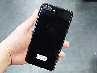 購入前の練習用に Iphone 7ジェットブラックのモックアップが入荷 取材中に見つけた なもの Akiba Pc Hotline