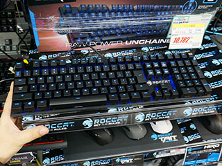 フレームレスのゲーミングキーボード Suora に日本語配列モデル Roccat製 Akiba Pc Hotline