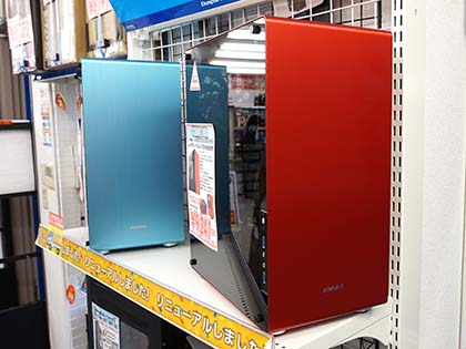 強化ガラス採用で実売1万円切りの 魅せる ケースに新色 レッドとブルー Akiba Pc Hotline