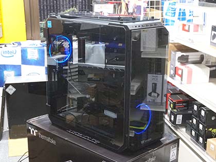 4面強化ガラスパネルを備えた 魅せる ケースが発売 Thermaltake製 Akiba Pc Hotline