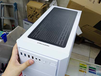 3 980円のthermaltake製pcケース Versa H26 が発売 Akiba Pc Hotline