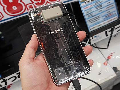 安価だけど高級感のあるsimフリースマホ Shine Lite が税込8 980円でセール しかも未使用品 取材中に見つけた なもの Akiba Pc Hotline