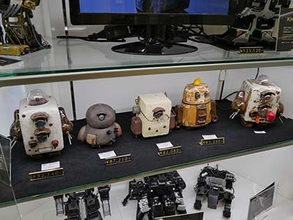 ロボットメーカー直営店は二足歩行ロボットだらけ 改造バカ潜入レポート Akiba Pc Hotline