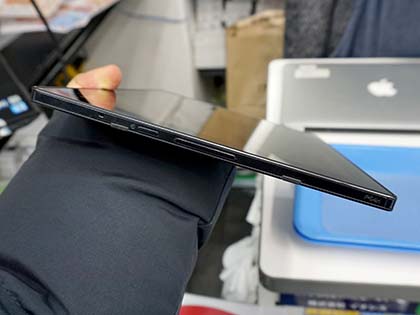 有機el採用の10 5型タブレット Arrows Tab F 04h が税込17 800円 Cランク品 取材中に見つけた なもの Akiba Pc Hotline