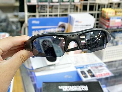 実売1 280円のサングラス型カメラが入荷 Akiba Pc Hotline
