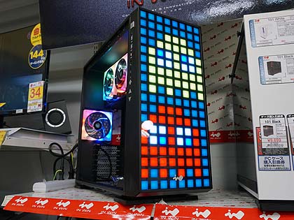 巨大なドット絵が表示できるpcケース In Win 309 が発売 Akiba Pc Hotline