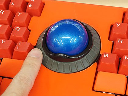 トラックボールを中央に備えたキーボード自作キット Ino が入荷 Akiba Pc Hotline