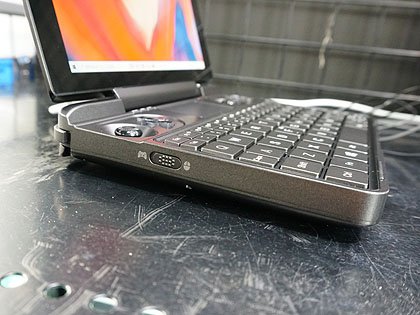 ジョイスティック搭載のゲーム向け8インチノート Gpd Win Max が店頭入荷 Akiba Pc Hotline