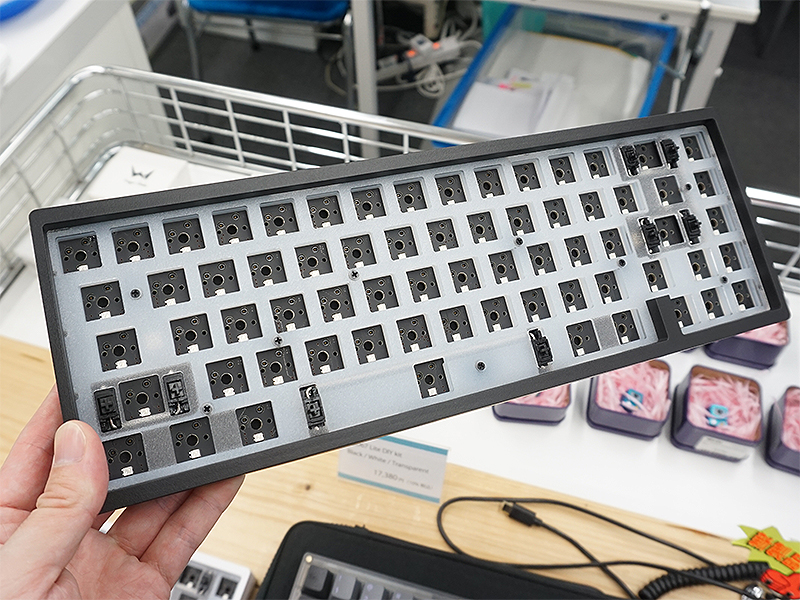 はんだ付け不要のキーボード自作キット Kbd67 Lite が入荷 キー数は67 Akiba Pc Hotline