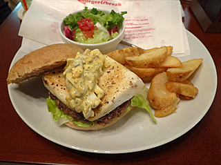 はんぺん入り アキバ Remixはんバーガー を食べてみた 取材中に見つけた なもの Akiba Pc Hotline