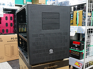 二段重ねで高さ1m 拡張スペースが増設できる超大型pcケースが登場 Akiba Pc Hotline