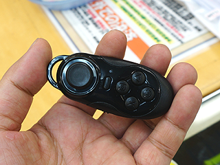 キーホルダーサイズの小型bluetoothゲームパッドが発売 Akiba Pc Hotline