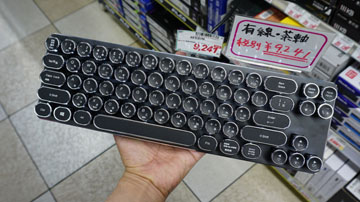 タイプライターっぽい”ゲーミングキーボードが登場、実売9,999円