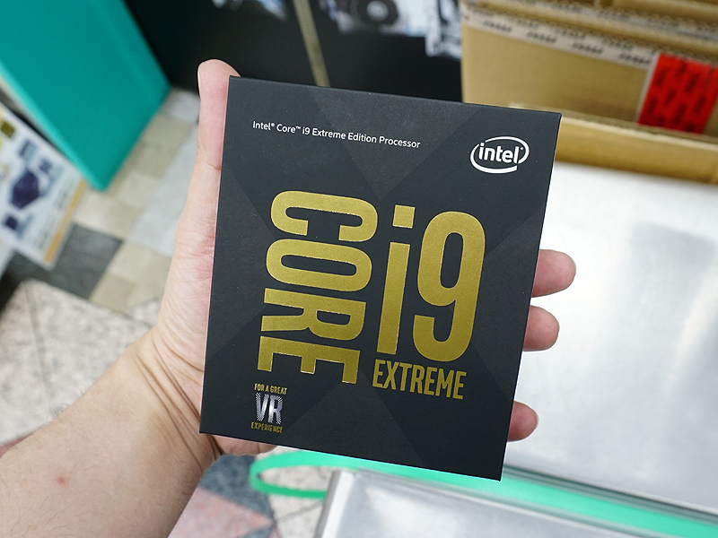 18コア/36スレッドの最強CPU「Core i9-7980XE」の単品販売が 