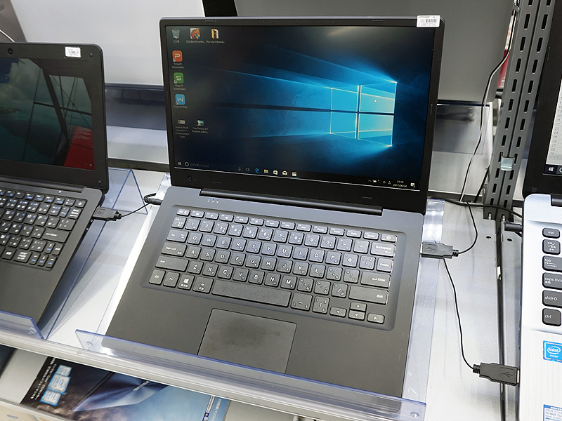 ビックカメラオリジナルの14 1型 フルhd液晶ノートが発売 価格は29 800円 Akiba Pc Hotline