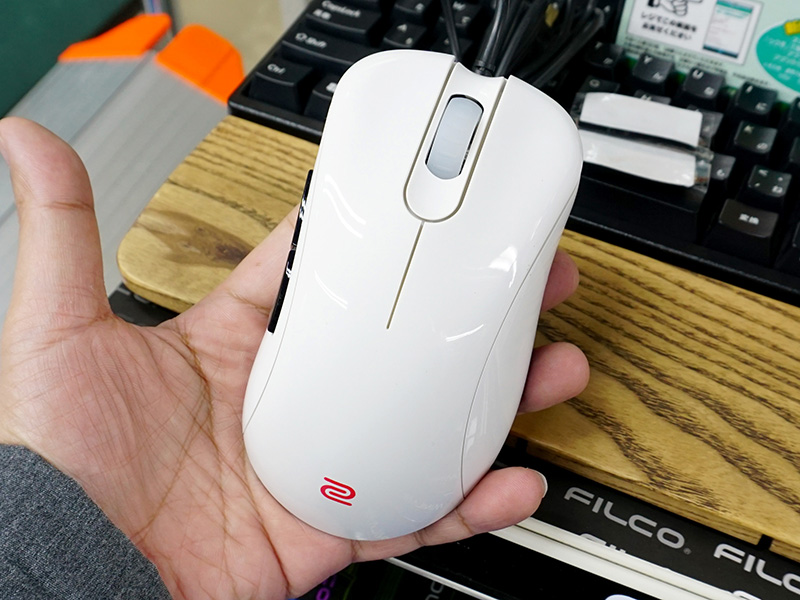 ZOWIEの人気ゲーミングマウスに数量限定のホワイトモデルが追加、計8