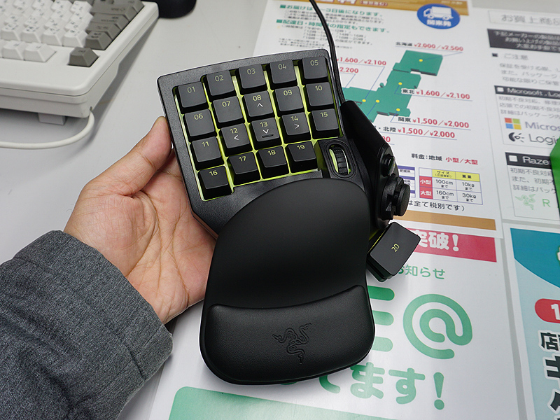 Razerの左手用ゲーミングキーボード「Tartarus V2」が発売、ホイールも