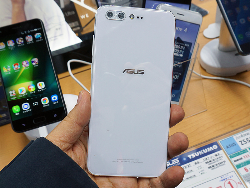 発売前に受注停止となった「ZenFone 4 Pro」のホワイトカラーが遂に