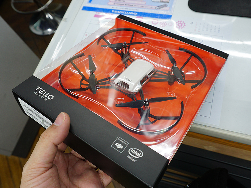 IntelやDJIの技術を活用した安価な小型ドローン「Tello」が発売、重さ
