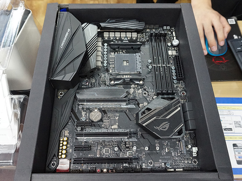 ROG CROSSHAIR VII HERO マザーボード ROG CROSSHAIR VII HERO | Motherboards | ROG United States