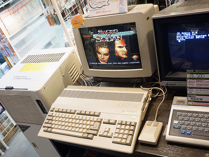 コモドールの16bitコンピュータ「Amiga 500」が動作デモ中、Amiga向けRGBケーブルも発売 （取材中に見つけた○○なもの） -  AKIBA PC Hotline!