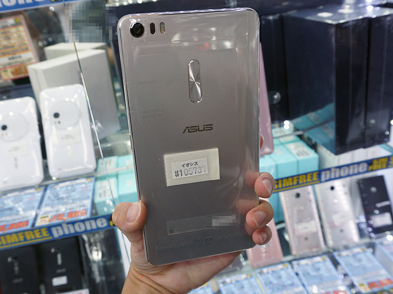 人気のドデカスマホ「ZenFone 3 Ultra」が大量入荷、未使用品で税込39,800円 （取材中に見つけた○○なもの） - AKIBA PC  Hotline!