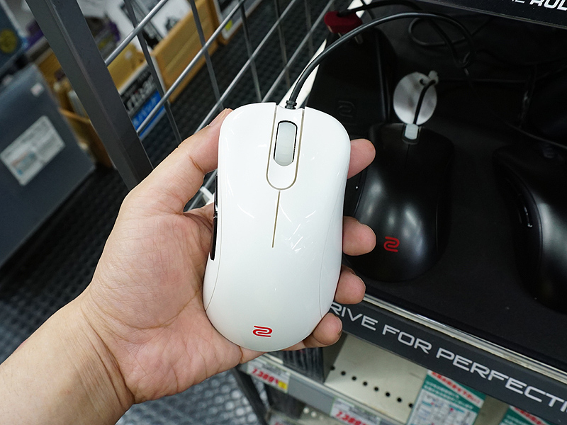 早い者勝ち！ZOWIEの白いゲーミングマウスが奇跡の再入荷、計8モデル （取材中に見つけた なもの） - AKIBA PC Hotline!