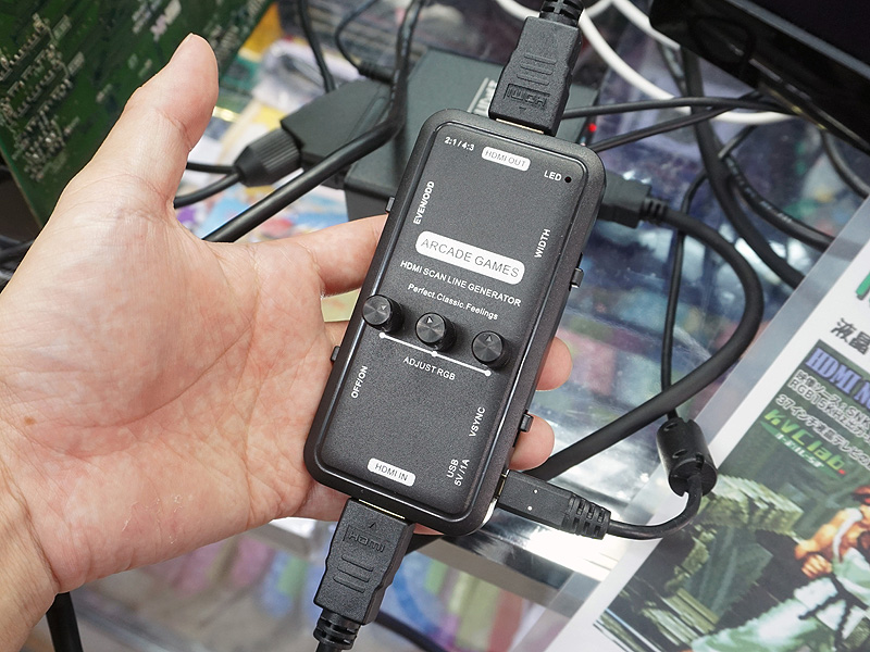 液晶ディスプレイにブラウン管風の走査線を追加できるジェネレーターが