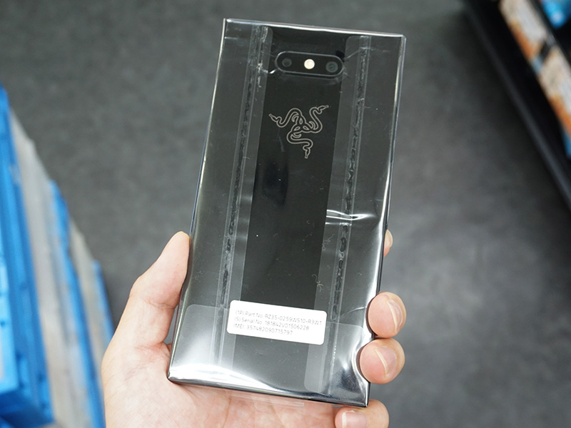 USB充電OK》 Razer Phone 2 64GB クリアケース付属