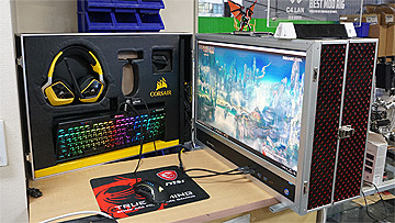 初音ミクがPCケース内で踊る! 最新のMOD PCが店頭展示中 - AKIBA