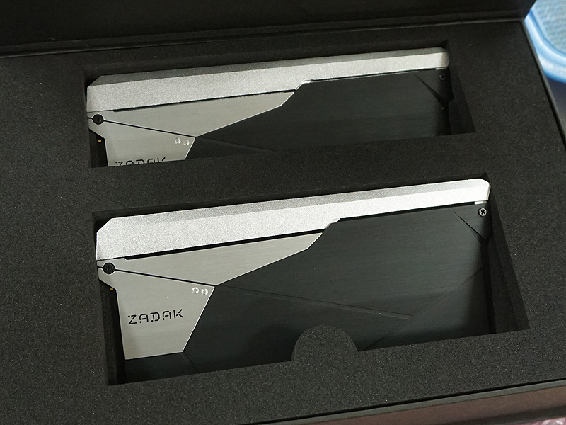 1枚で32GBを実現、「Double Capacity」対応のDDR4メモリが発売 - AKIBA