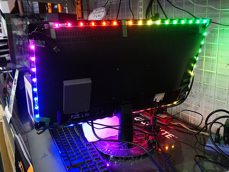 ド派手に光る！液晶ディスプレイ向けのLEDライティングキットがNZXT 