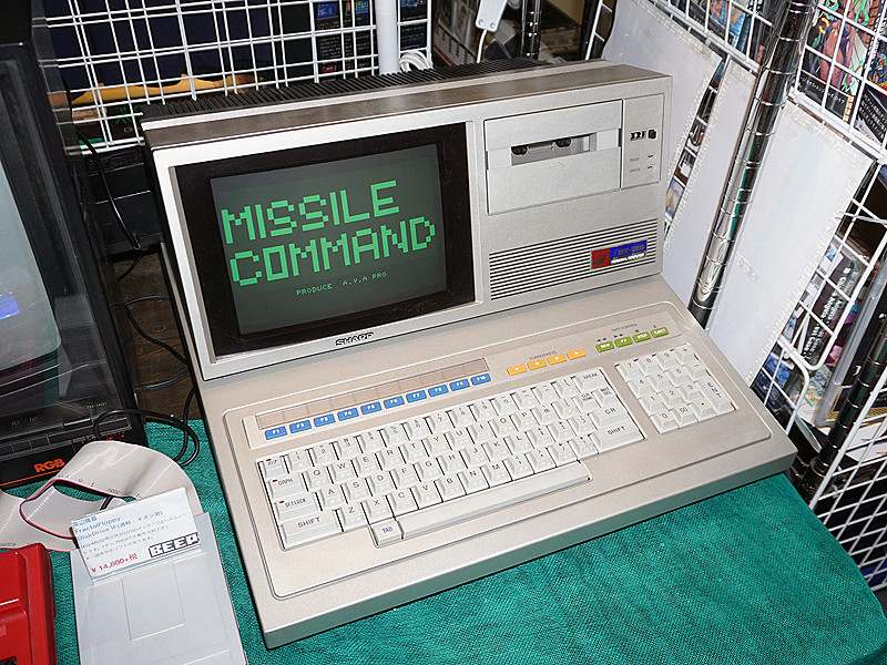 シャープ「MZ-80B」が店頭デモ中、BEEPで後日販売 （取材中に見つけた なもの） - AKIBA PC Hotline!