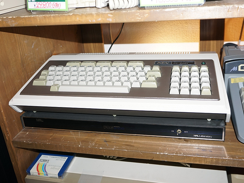 NEC PC-8001本体とPCGのセットが税抜き80,001円、BEEP 秋葉原店 （取材 