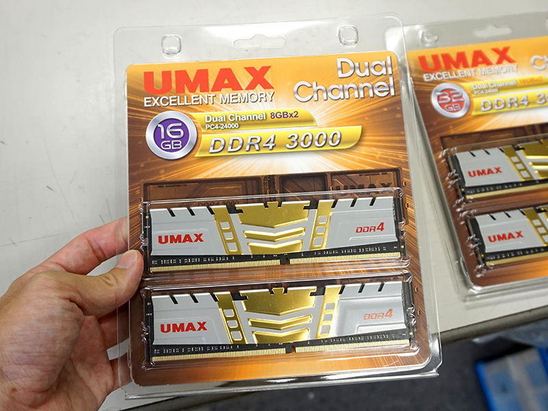 Umaxのddr4 30 3000メモリ2枚セットが入荷 8gb 2枚は10 780円から Akiba Pc Hotline
