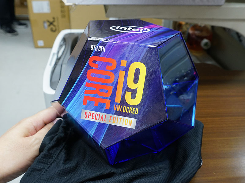 全コア5GHz動作の「Core i9-9900KS」が遂にデビュー、期間限定の特別