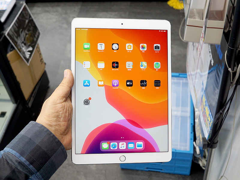 10.5インチiPad Proのセルラーモデルが税込49,800円！保証3か月の