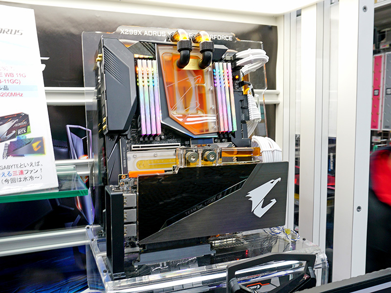 Core i9-10940X / X299 Taichi / 360mm 水冷 国内未発売の「Core i9-10940X」を搭載した高級水冷PCがツクモで展示中