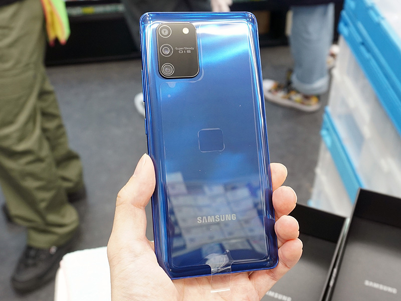 Android 10搭載の6.7型スマホ「Galaxy S10 Lite」が直輸入、デュアル